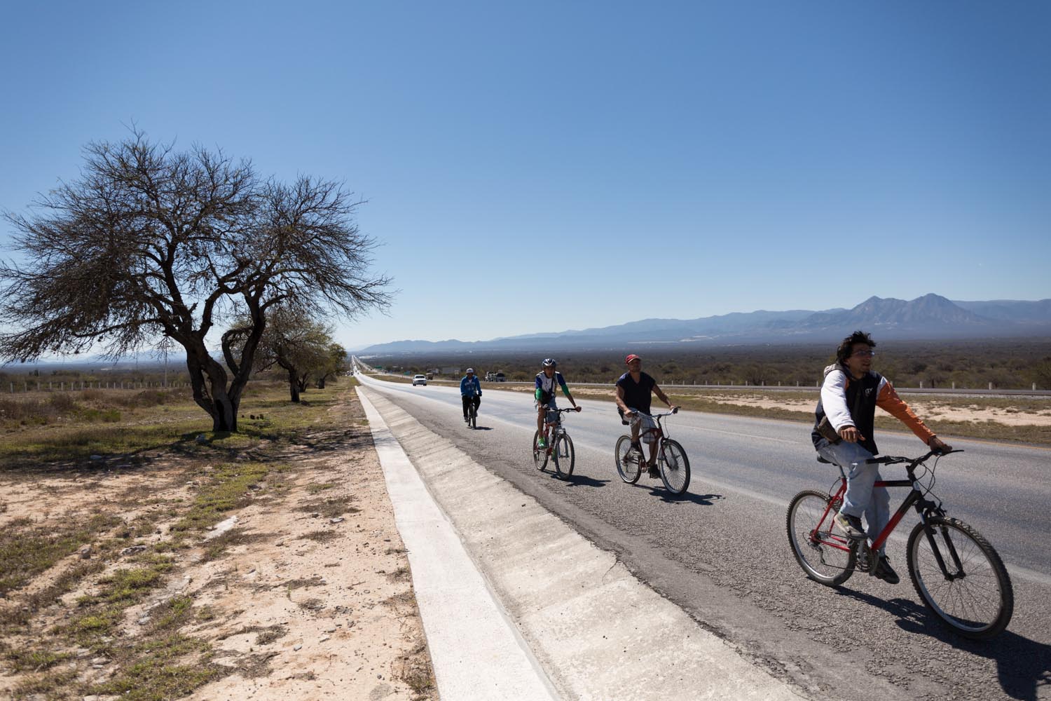 La caravane reprend la route après 4 jours passés à Matehuala.                                        San Luis Potosi, Mexique