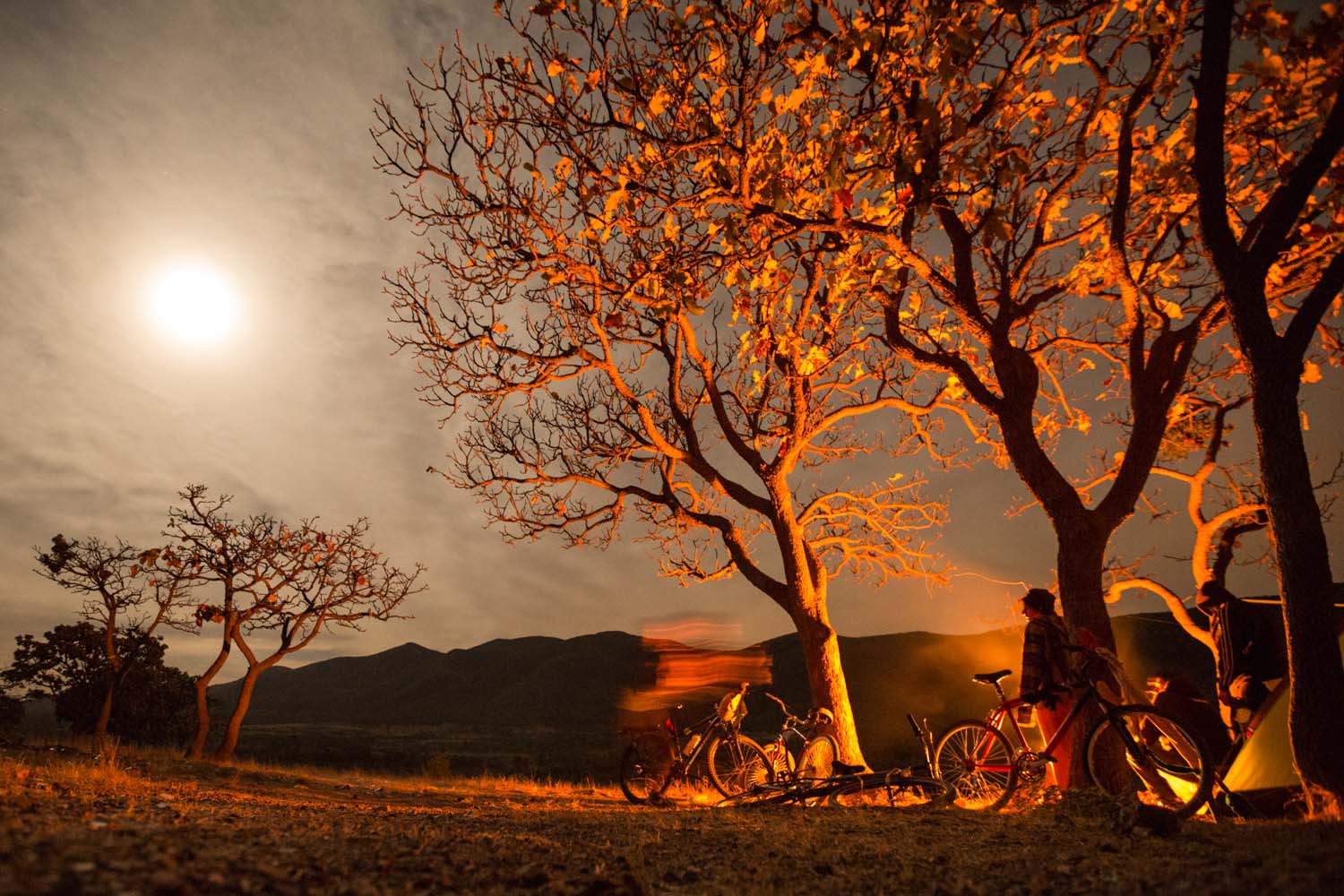 Entre Guanajuato et San Miguel de Allende, la caravane passe la nuit au milieu des montagnes.          Guanajuato, Mexique