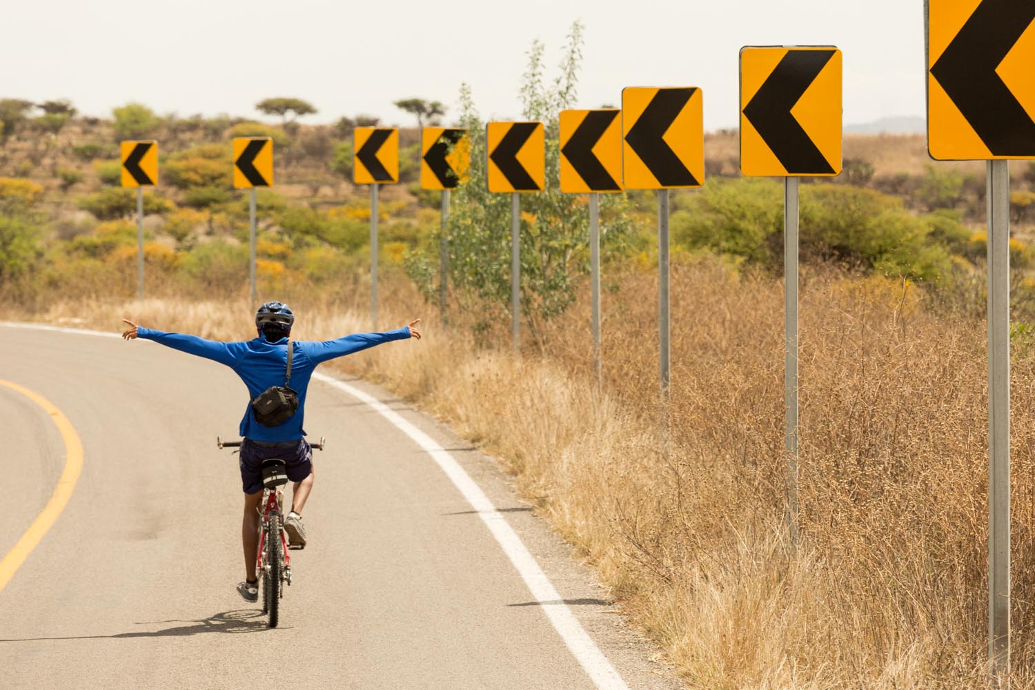 Petit cri de victoire dans les descentes sur la route de Querétaro.                    Guanajuato, Mexique