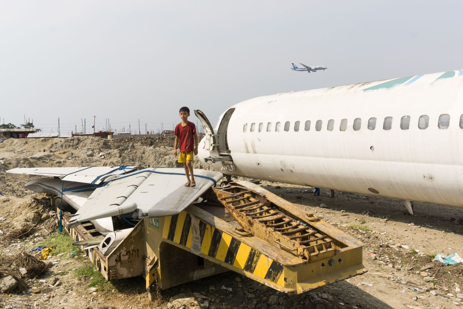 This abandonned airplane near Manila airport is a great playground for the children who live in the slum behind this ground.
Paranaque, Metro Manila, Philippines - 09/01/2016.