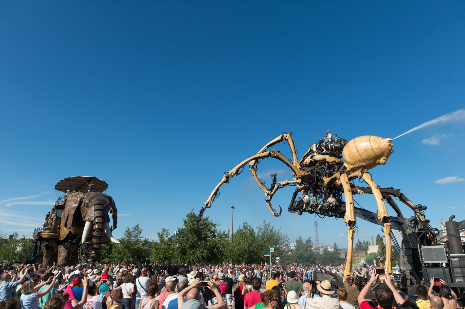 Dans le cadre du voyage à Nantes (VAN). Il s'agissait de la dernière sortie de l'araignée à Nantes pour cette année.