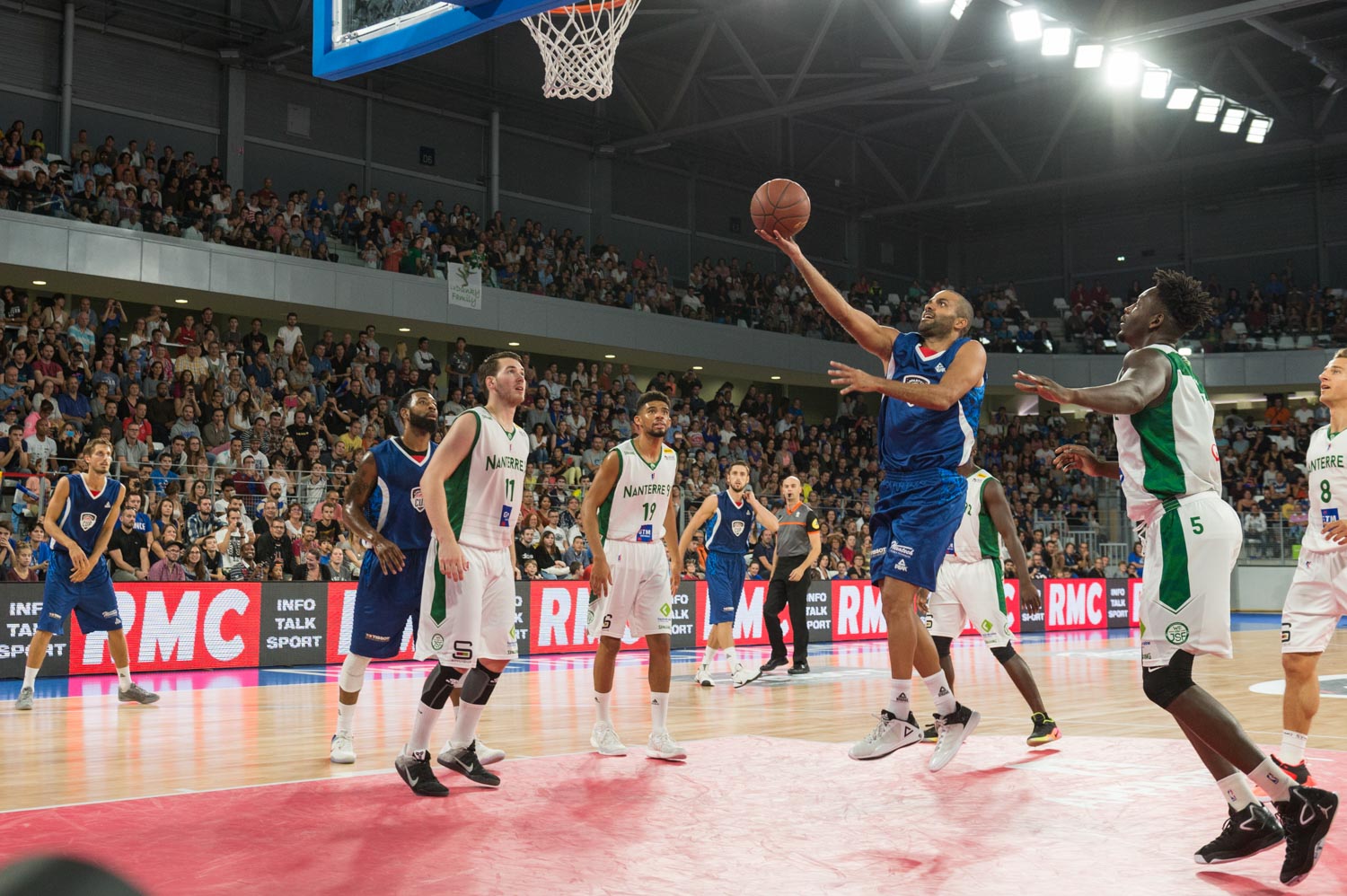 Match de gala dans le cadre d'Appart'City Cup 2016. Ouverture par Johanna Rolland et participation de Tony Parker