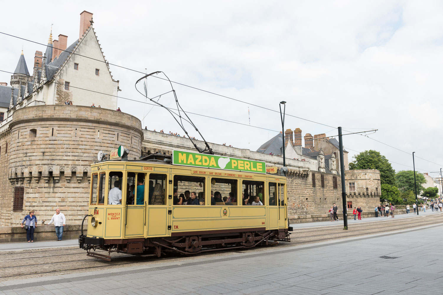 Un ancien tramway déambule en centre-ville pour les journées du patrimoine