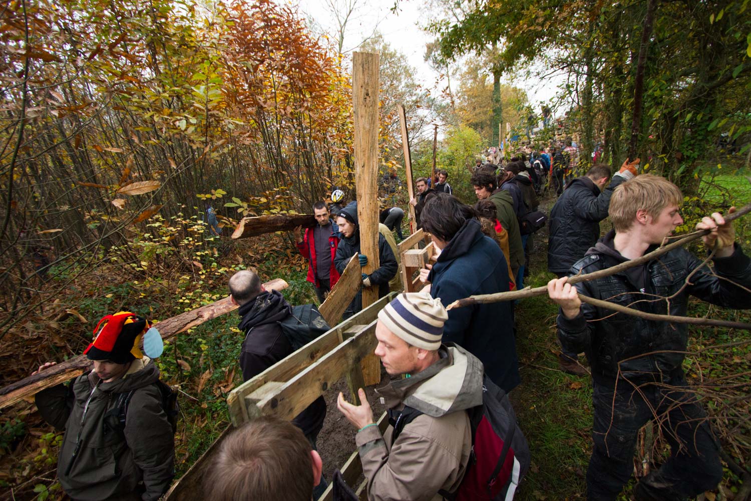 Demonstration in Notre-Dame-des-landes to protest against the construction of an airport in a rural area near Nantes.
Notre-Dame-des-Landes, France - 17/11/2012.

Manifestation à Notre-Dame-des-Landes pour protester contre le projet d'aéroport dans ce milieu rural au nord de Nantes.
Notre-Dame-des-Landes, France - 17/11/2012.