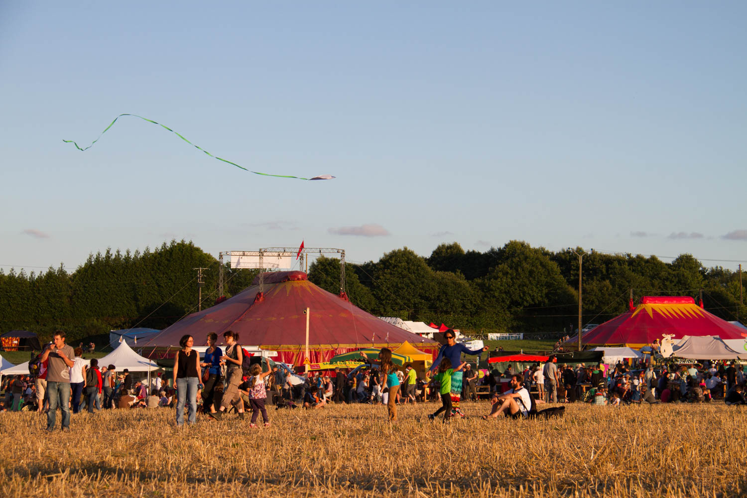 Festi'Zad, the summer festival on the place of the construction project of the Great West airport.
Notre-Dame-des-Landes, France - 04/08/2013.

Festi'Zad, le festival d'été sur le site du projet de construction de l'aéroport du Grand Ouest. 
Notre-Dame-des-Landes, France - 04/08/2013.