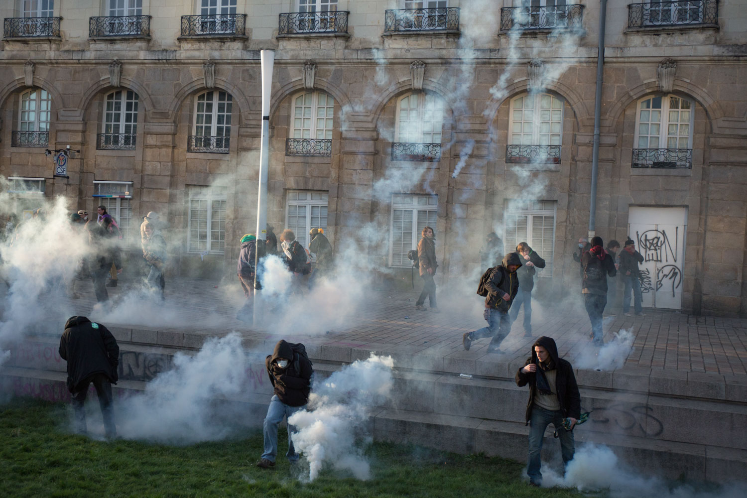 Historical first violent demontration in the town-center of Nantes against the construction project of the new airport of Notre-Dame-des-Landes in the North of the city. 
Nantes, France - 22/02/2014.

Première manifestation violente historique qui s'est déroulée dans le centre-ville de Nantes pour protester contre le projet d'aéroport de Notre-Dame-des-Landes au nord de la ville. 
Nantes, France - 22/02/2014.