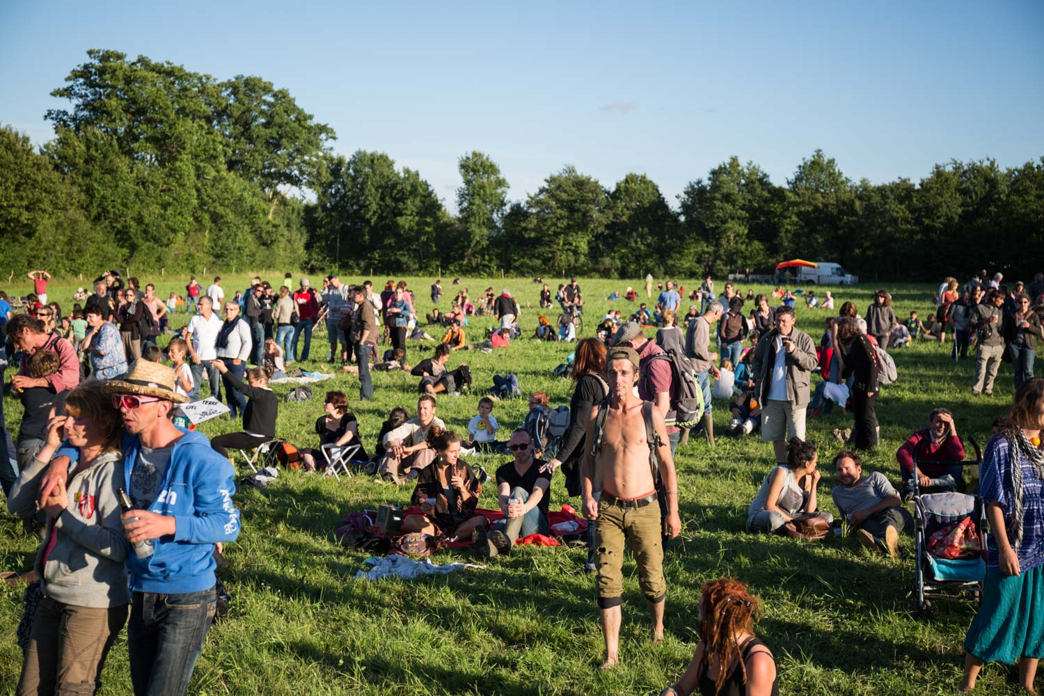 Free summer festival in Notre-Dame-des-Landes to protest against the construction of a new airport in a rual, humid and protected area. Concert.
Notre-Dame-des-Landes, France - 06/07/2014.

Festival d'été gratuit à Notre-Dame-des-Landes pour protester contre la construction d'un aéroport dans une zone rurale, humide et protégée. Concert. 
Notre-Dame-des-Landes, France - 06/07/2014.