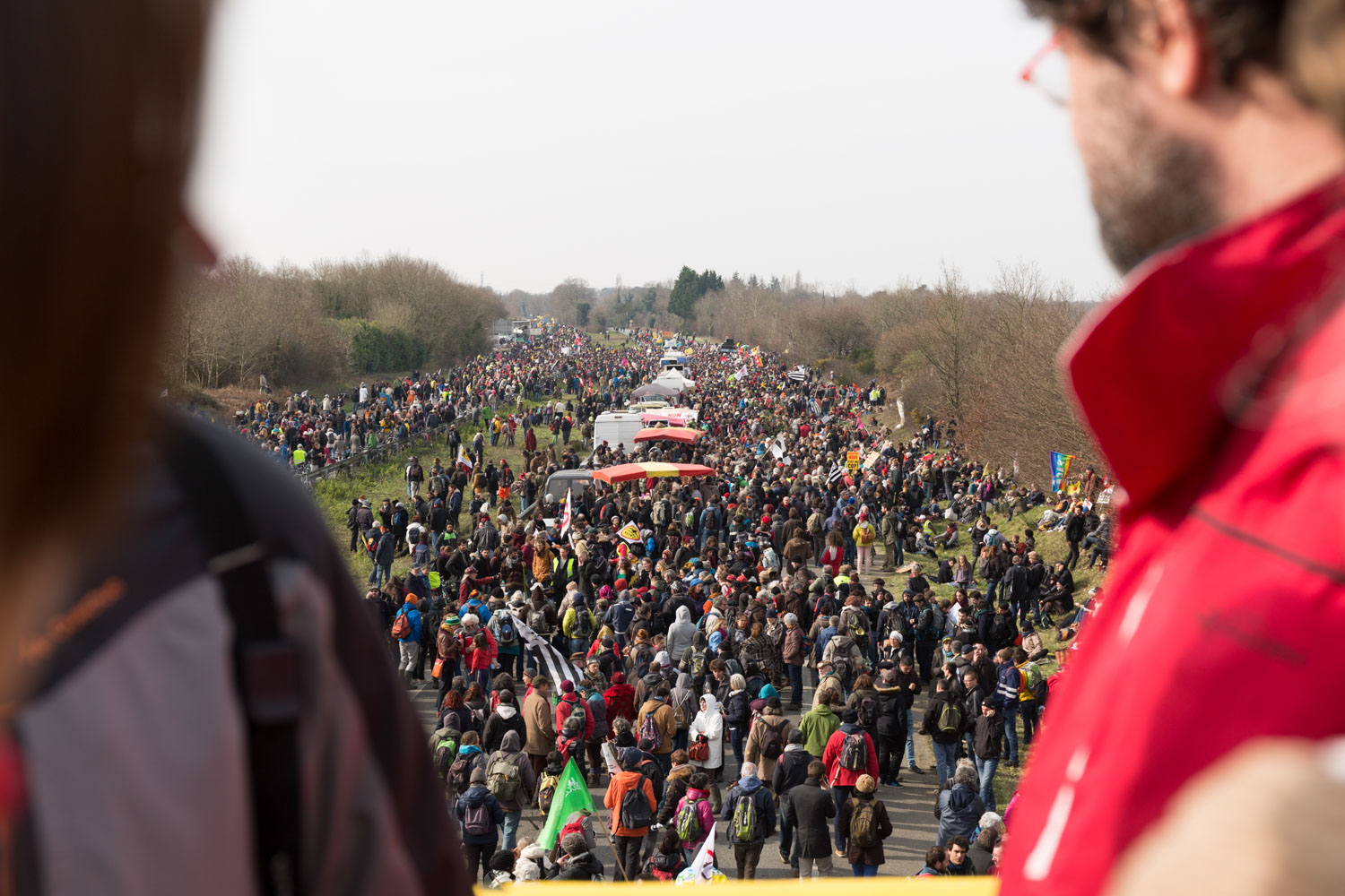 Blocking the highway between Nantes and Vannes to protest against the construction of a new airport.
Near Notre-Dame-des-Landes, France - 27/02/2016.

Opération blocage de la 2x2 voies Nantes-Vannes pour protester contre le projet d'aéroport. Une mobilisation massive. 
Près de Notre-Dame-des-Landes, France - 27/02/2016.
Près de Notre-Dame-des-Landes, France - 17/11/2017