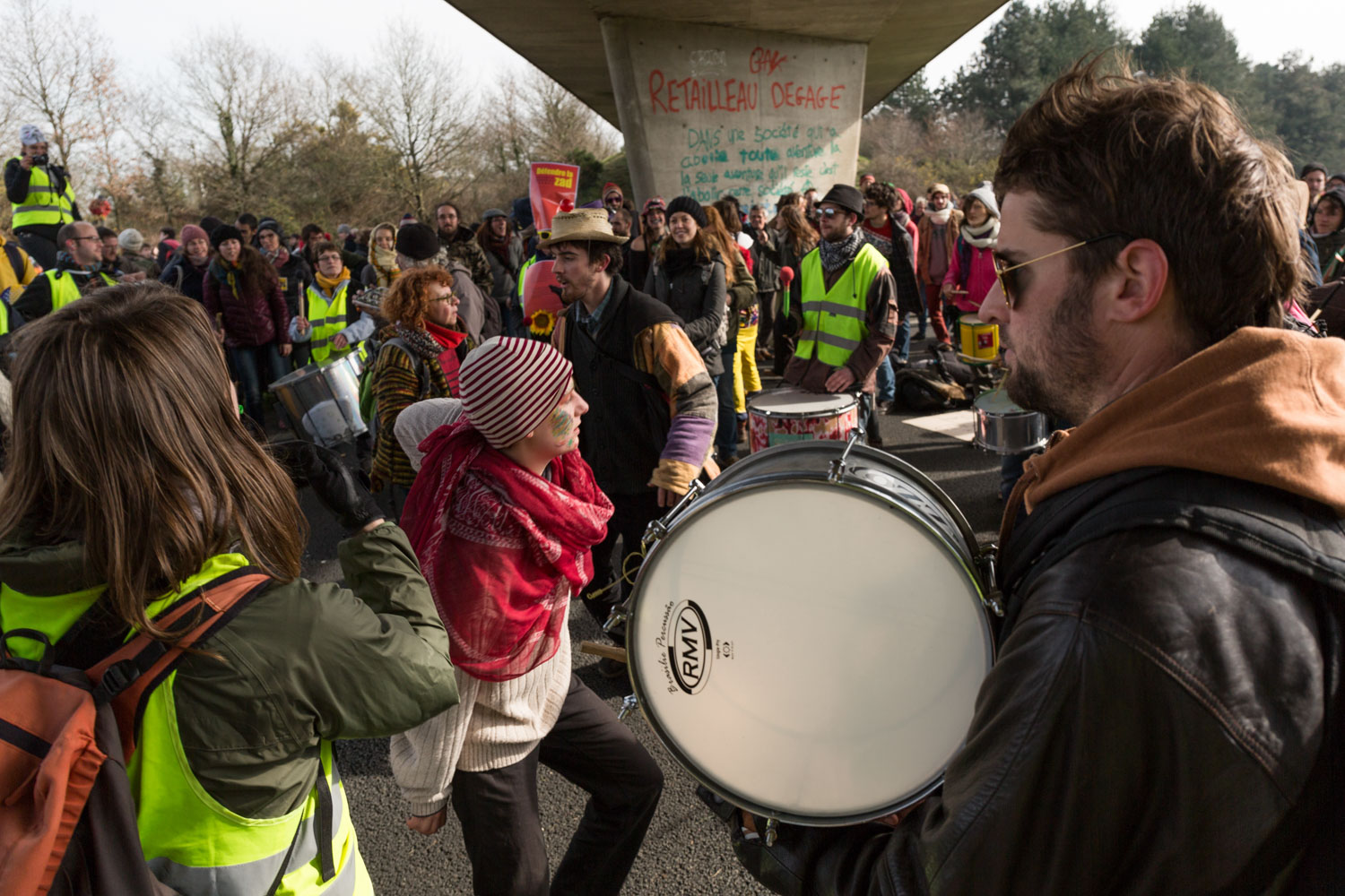 Blocking the highway between Nantes and Vannes to protest against the construction of a new airport.
Near Notre-Dame-des-Landes, France - 27/02/2016.

Opération blocage de la 2x2 voies Nantes-Vannes pour protester contre le projet d'aéroport. Une mobilisation massive. 
Près de Notre-Dame-des-Landes, France - 27/02/2016.
Près de Notre-Dame-des-Landes, France - 17/11/2017