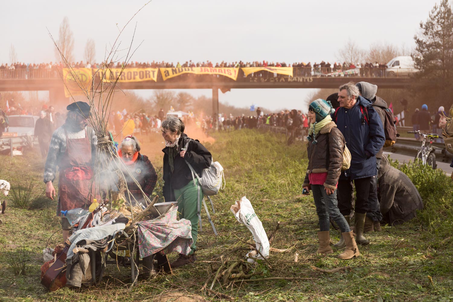 Blocking the highway between Nantes and Vannes to protest against the construction of a new airport.
Near Notre-Dame-des-Landes, France - 27/02/2016.

Opération blocage de la 2x2 voies Nantes-Vannes pour protester contre le projet d'aéroport. Une mobilisation massive. 
Près de Notre-Dame-des-Landes, France - 27/02/2016.
Près de Notre-Dame-des-Landes, France - 17/11/2017