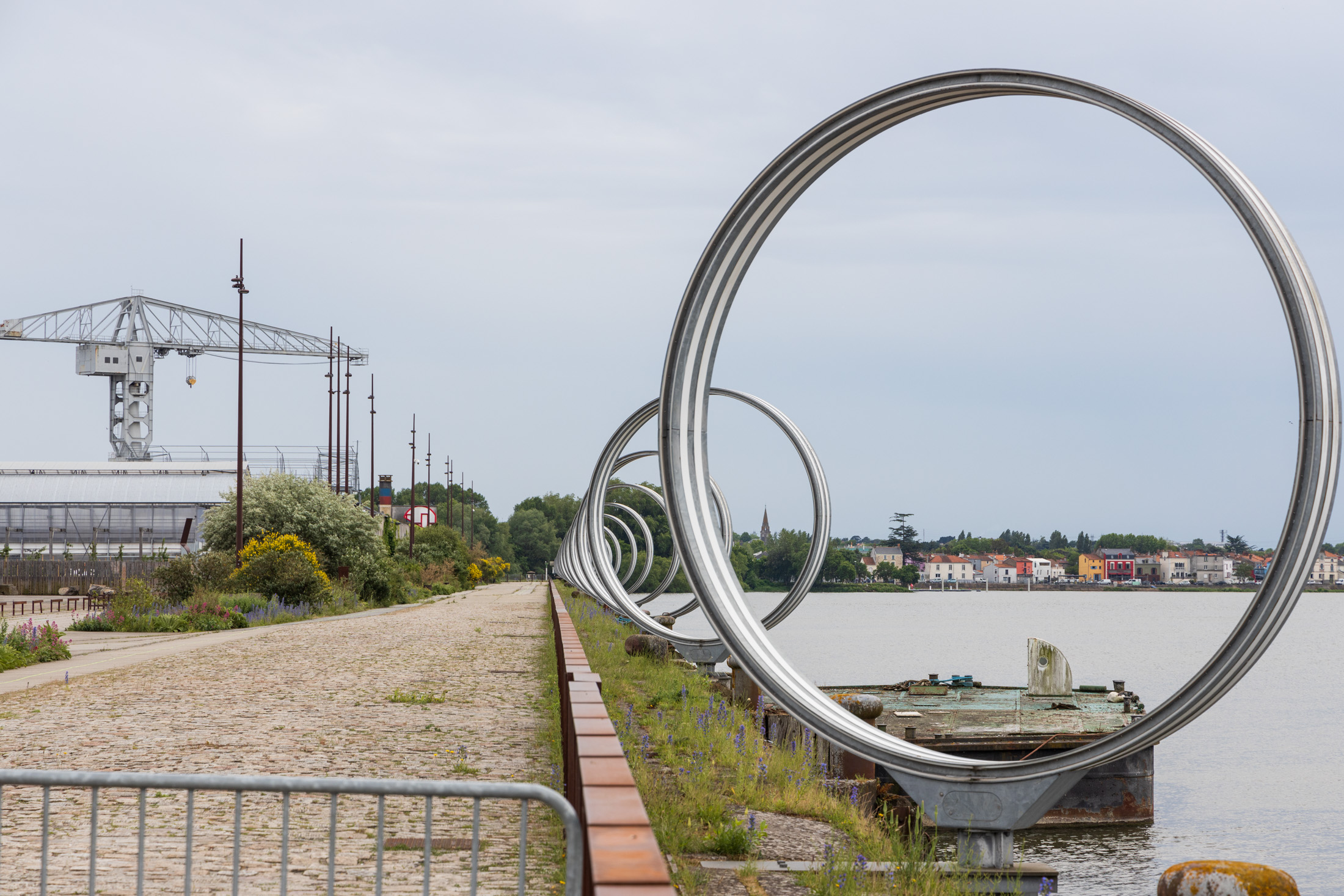 Quai des Antilles has been closed to avoid regrouping during the coronavirus epidemic. Nantes, France - May 4th 2020.
Le quai des Antilles ou se trouve le hangar a bananes a ete ferme pour eviter les regroupement pendant l epidemie de coronavirus. Nantes, France - 4 avril 2020.