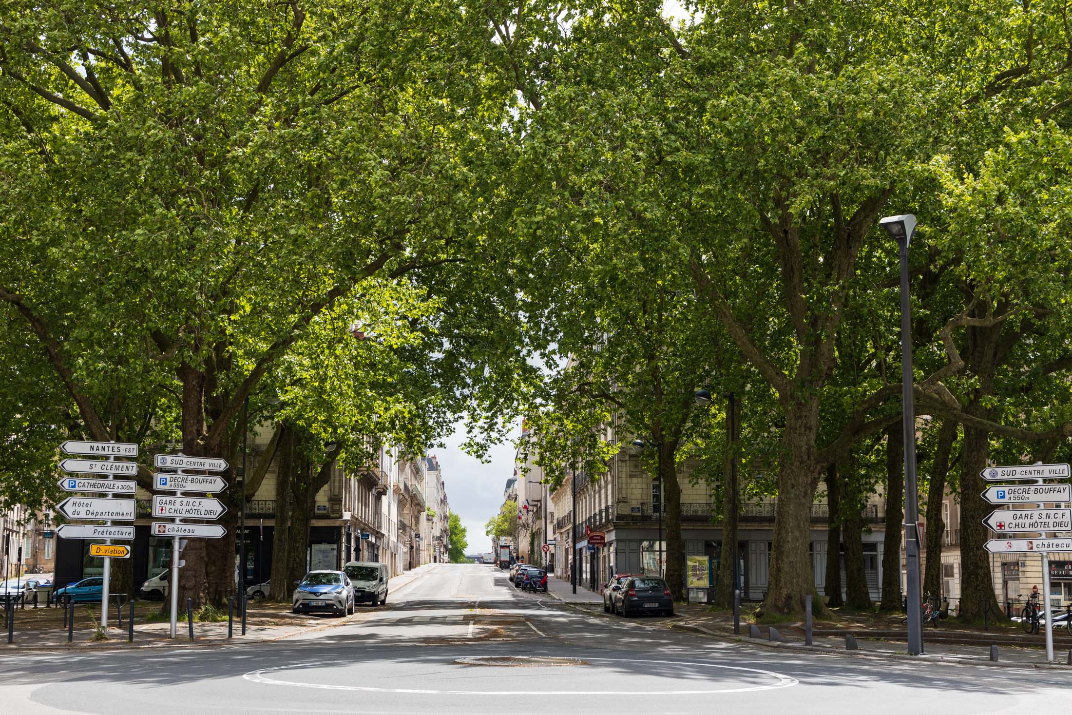 Reue de Strasbourg in Nantes is empty. Nantes, France - May 1st 2020.
La rue de Strasbourg est vide. Nantes, France - 1er Mai 2020.